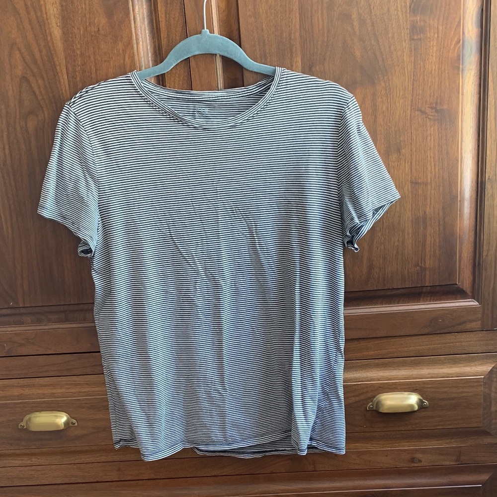 GAP Striped Crewneck T-Shirt in Black and White
